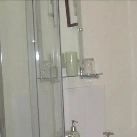 ゲストハウス Swinside 3*